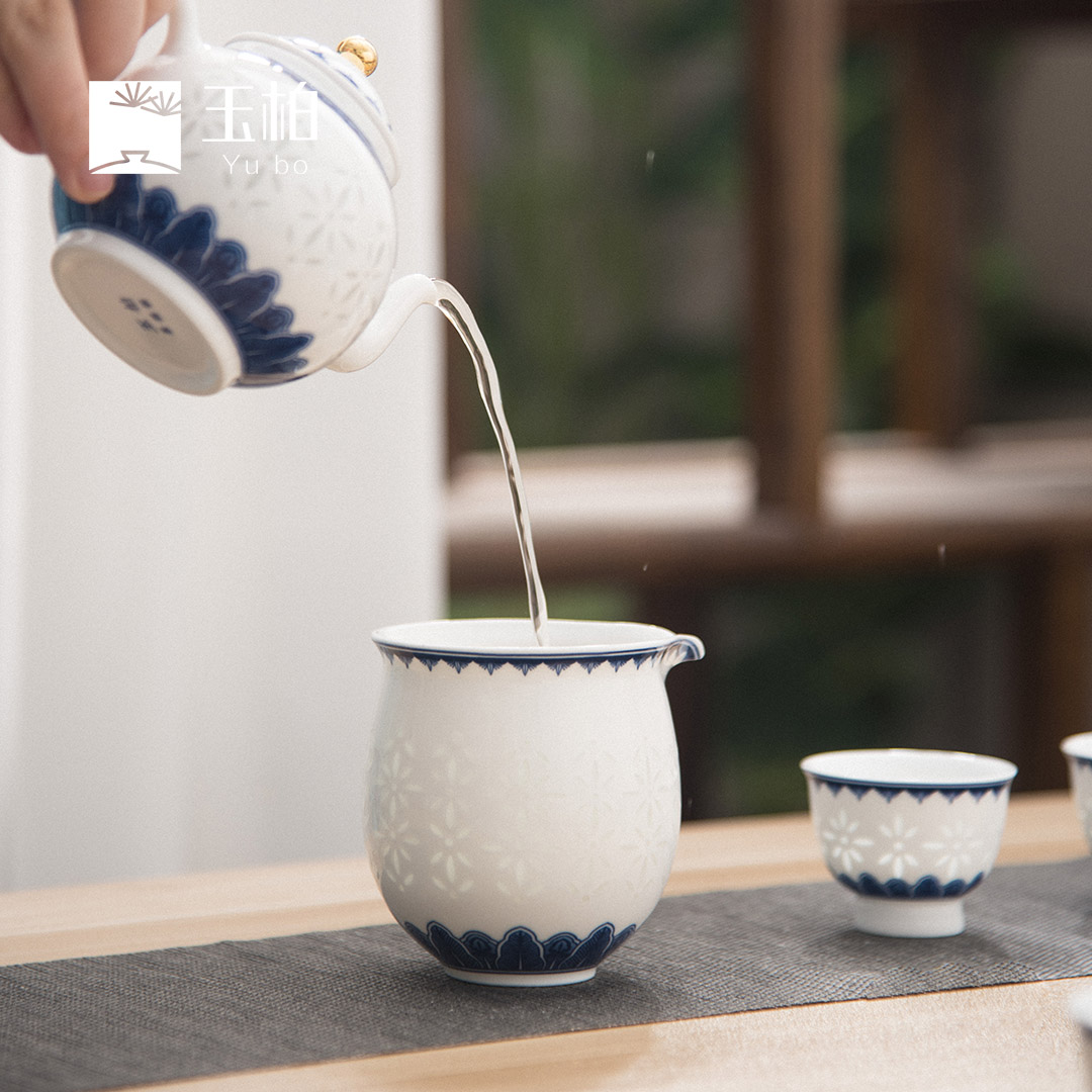 Jade BaiLingLong jingdezhen blue and white tea sets eight woolly white porcelain gifts home smart home and industry will flourish grain of rice