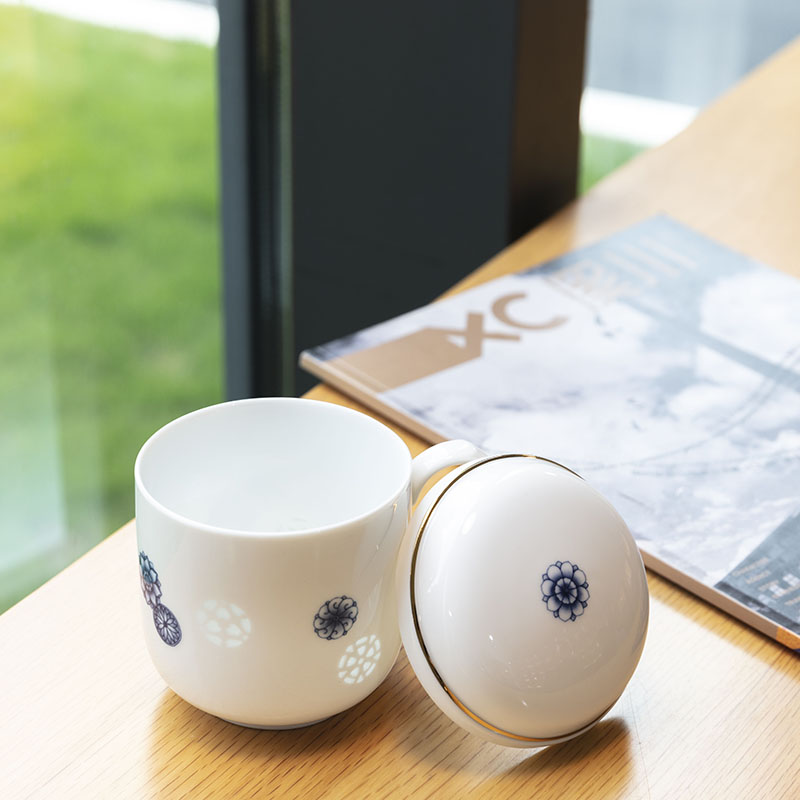 Jade BaiQing flowers and exquisite porcelain enamel separation high white porcelain of jingdezhen porcelain tea cups, small ball filter cup