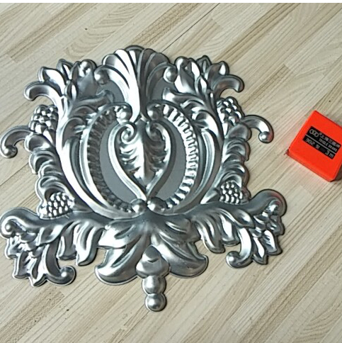 Small door theme flower Small iron door accessories Iron door iron flower Iron flower leaves Small door decorative flower