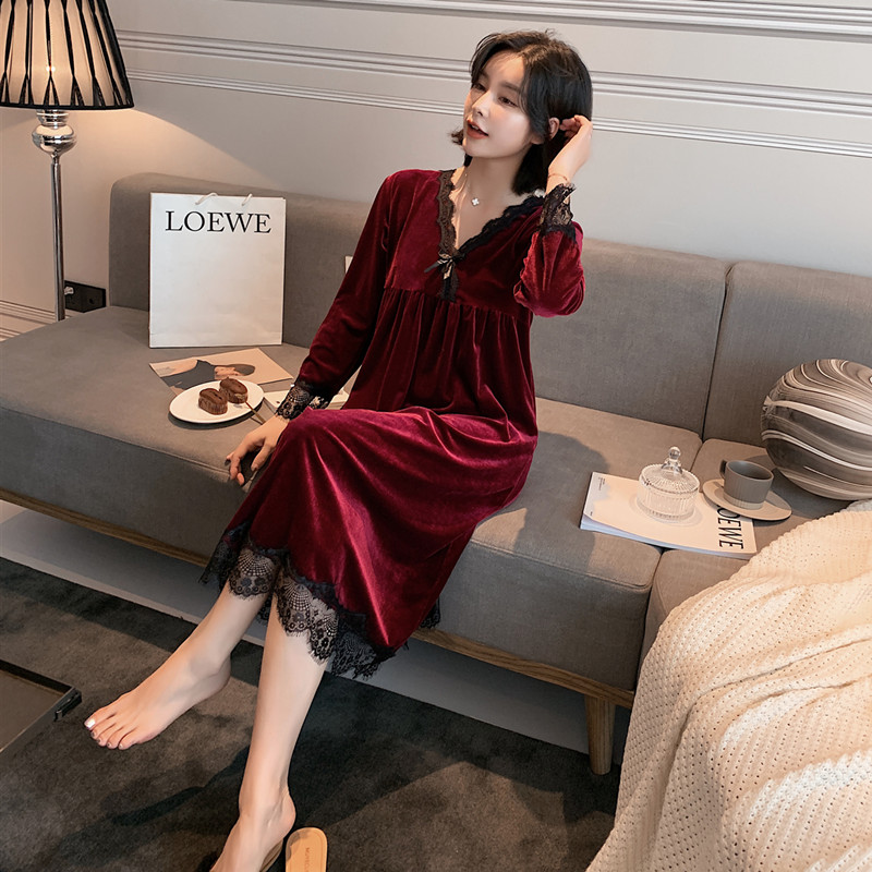 Autumn and winter gold velvet sexy V-neck nightdress lace princess style long-sleeved pajamas ladies home wear winter
