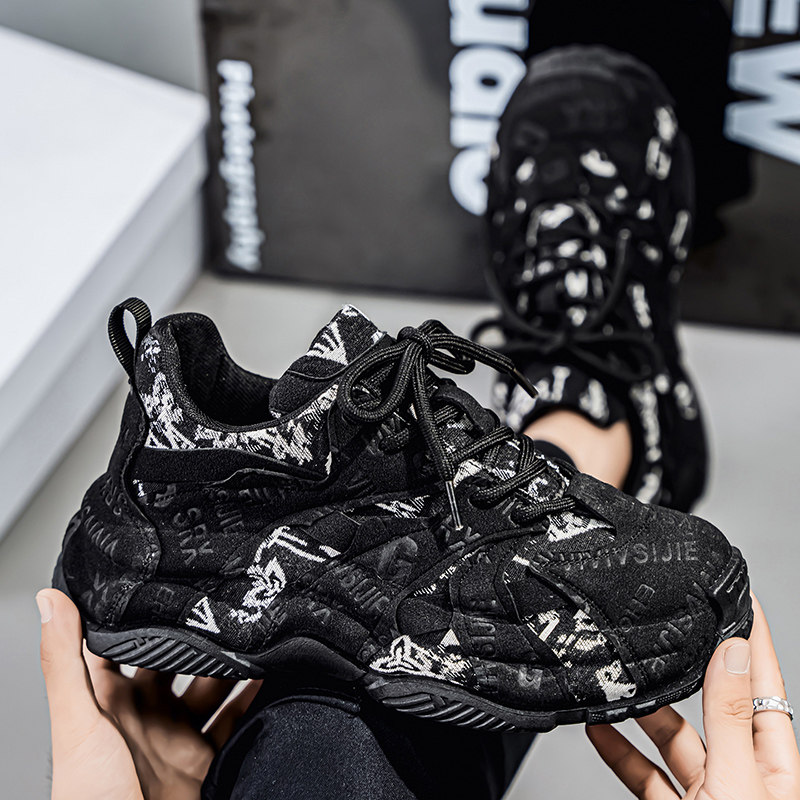 European Men's Shoes 2026 New Winter Thick-Soled Hong Kong Trendy Brand Versatile Youth Sports Closed-Toe Dad Sneakers