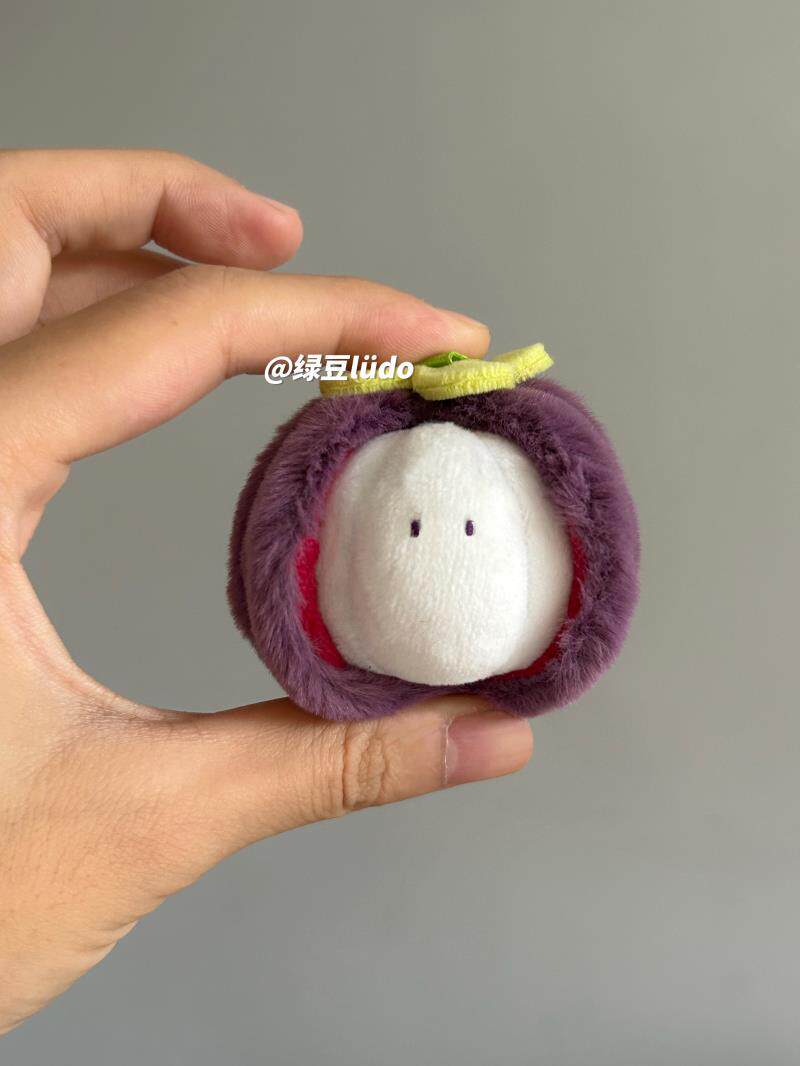 LUDO Bald Fruits Mangosteen Plush Keychain detail image