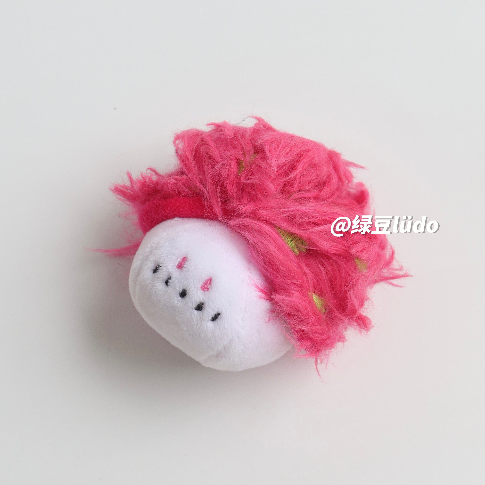 LUDO Bald Fruits White Dragon Fruit Plush Keychain detail image
