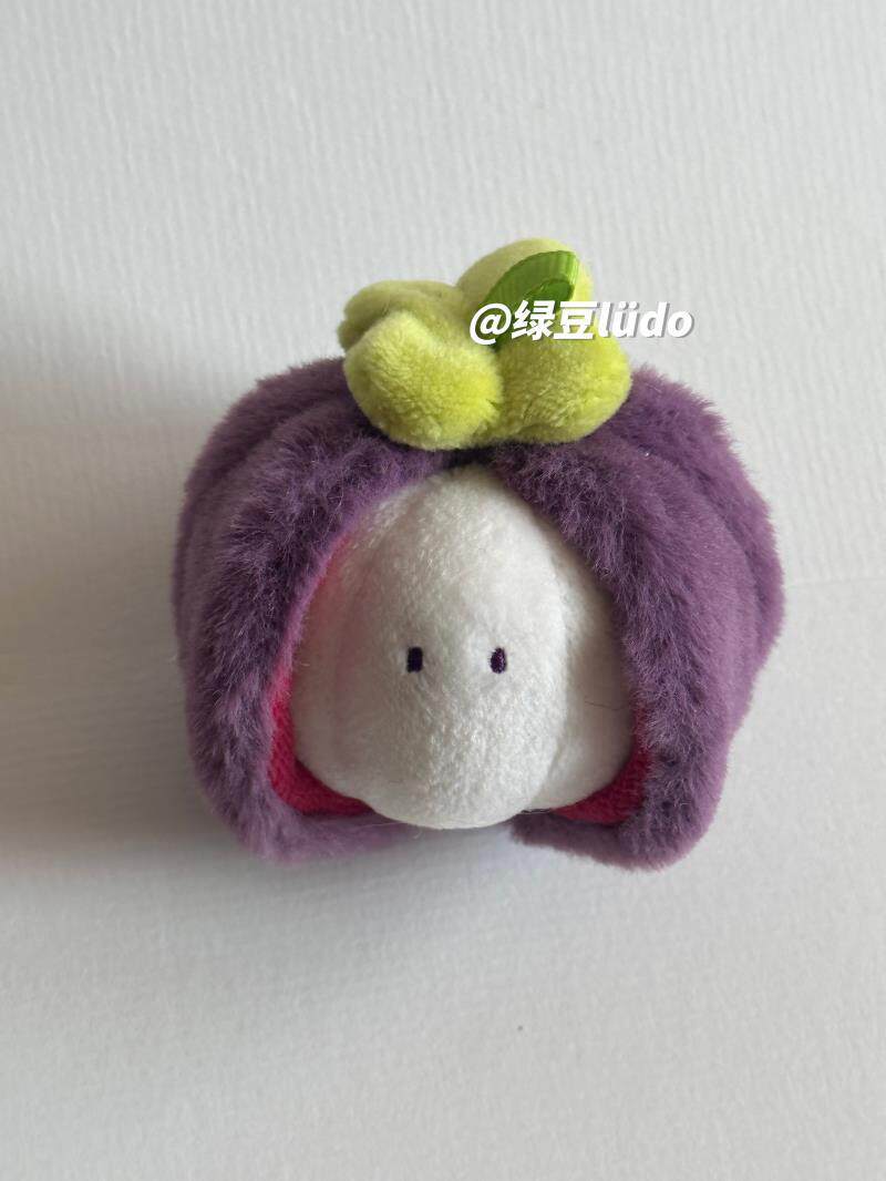 LUDO Bald Fruits Mangosteen Plush Keychain detail image