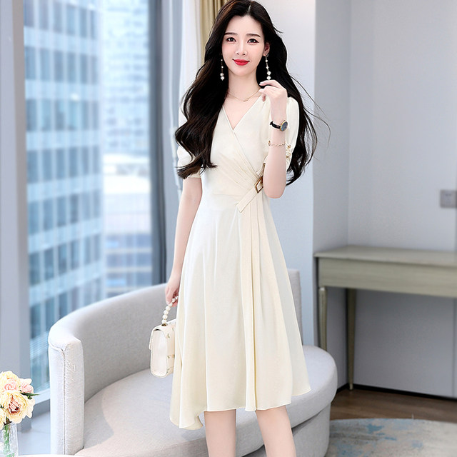 Summer temperament ladies high-end dress goddess fan high-end 2022 new V-neck waist irregular skirt