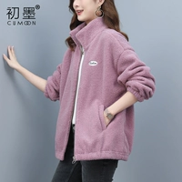 Бархатная демисезонная зимняя утепленная куртка для матери