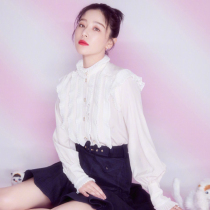 2021 Spring Kan Qingzi same palace style long sleeve white shirt design sense niche chiffon top female