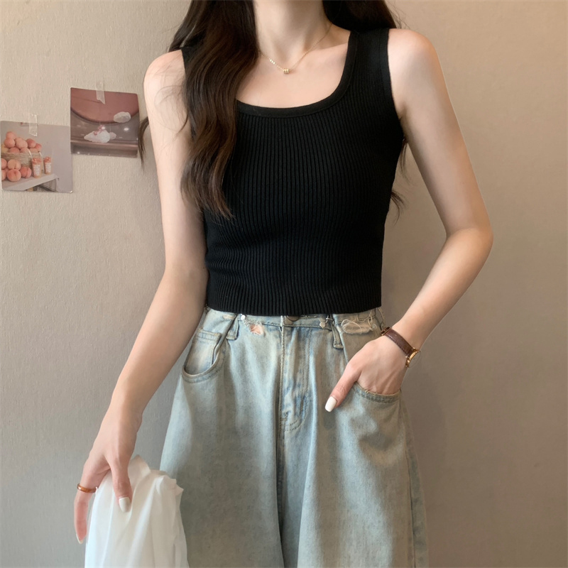 Black Ice Silk Knitted Camisole for Women, Summer 2026 New Style, Can Be Worn Inside or Outside, Sleeveless Short Base Shirt