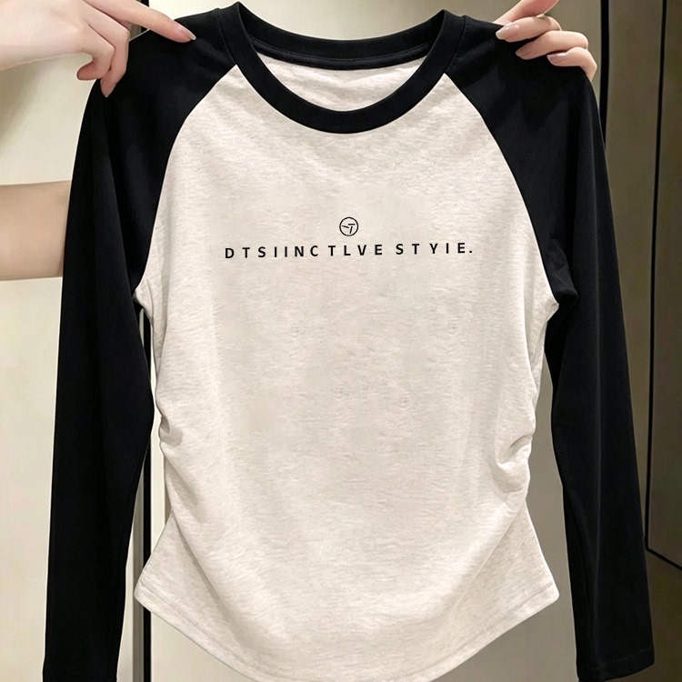 Gray Round Neck Raglan Long-Sleeved T-Shirt Women's Autumn 2026 New Style Printed Pleated Curved Hem Loose Top