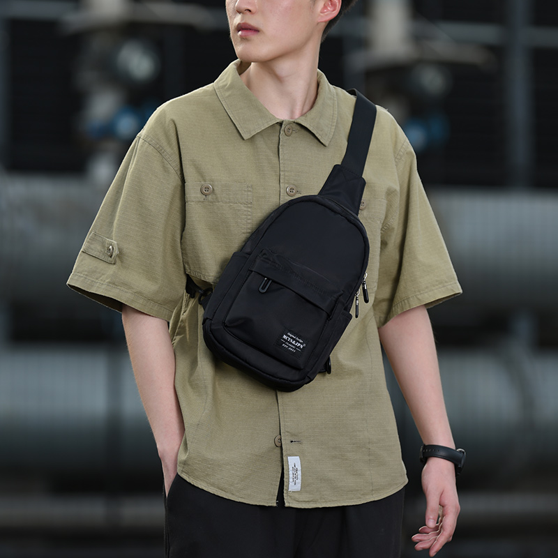 Chest Bag Men's Slanted Satchel 2022 New Single Shoulder Bag Sports Tide Cards Small Satchel Casual Tide Men small Shoulders Bag