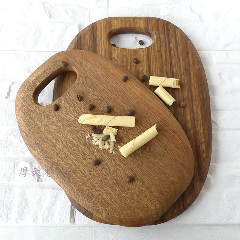 No lacquered wax-free solid wood chopping board with handle thick solid bread plate cooked food chopping block fruit wood case board Nordic style