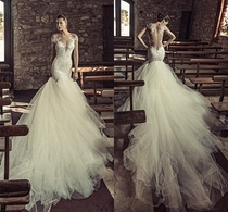 Fish tail wedding dress 2020 bridal style European and American luxury sexy deep V backless mortal tail Super fairy dream