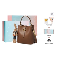 Карамель Браун А. Стиль [Романтическая подарочная коробка + подарочная сумка + романтический букет + Rafia + Письменная открытка]