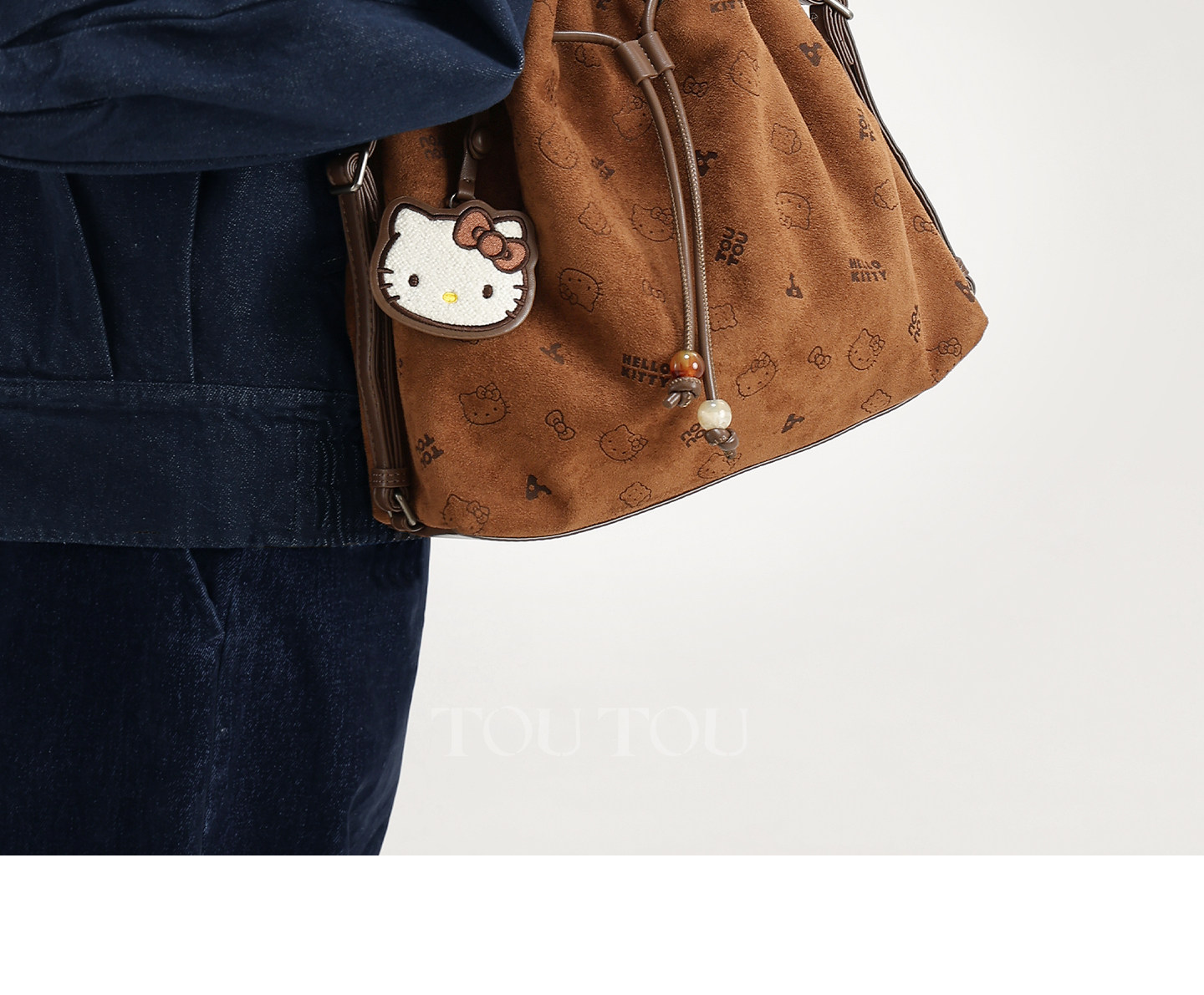 TOUTOU Hello Kitty Drawstring Bucket Bag