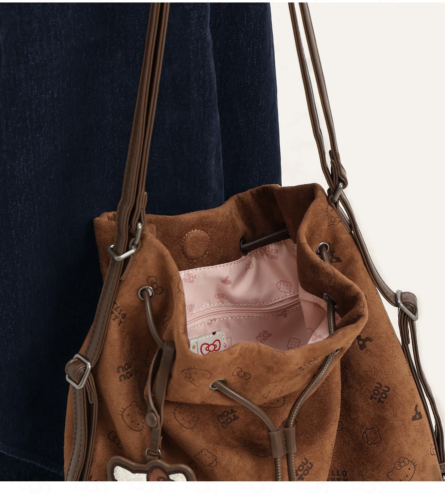 TOUTOU Hello Kitty Drawstring Bucket Bag