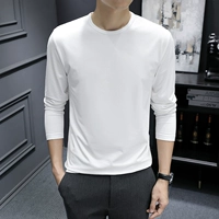 Модель-белый