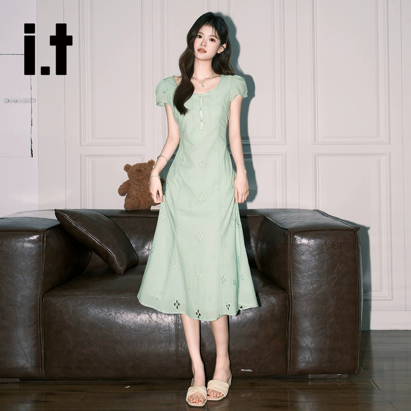 It:Chocoolate Gentle and Fresh Green Short-Sleeved Dress for Women with Cut Out Embroidery, Waist-Cinching Holiday Mid-Length Dress It:Chocoolate Gentle and Fresh Green Short-Sleeved Dress for Women with Cut Out Embroidery, Waist-Cinching Holiday Mid-Length Dress