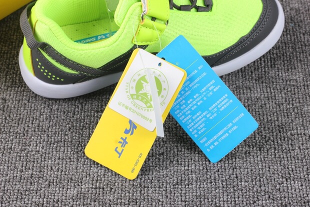 Mùa xuân và mùa hè Mô hình cha mẹ và con mới lưới giày thể thao thoáng khí Giày trẻ em Velcro giày chạy nhẹ nhẹ thoải mái giày thường - Giày dép trẻ em / Giầy trẻ giày thể thao trẻ em nữ