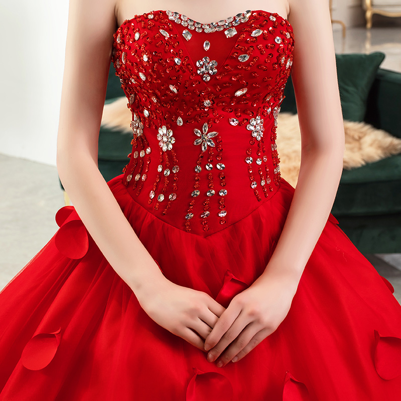 Ngực kéo cánh hoa kim cương sang trọng nặng màu đỏ ánh sáng váy cưới Sen mới 2020 mùa hè cho thấy cô gái mỏng