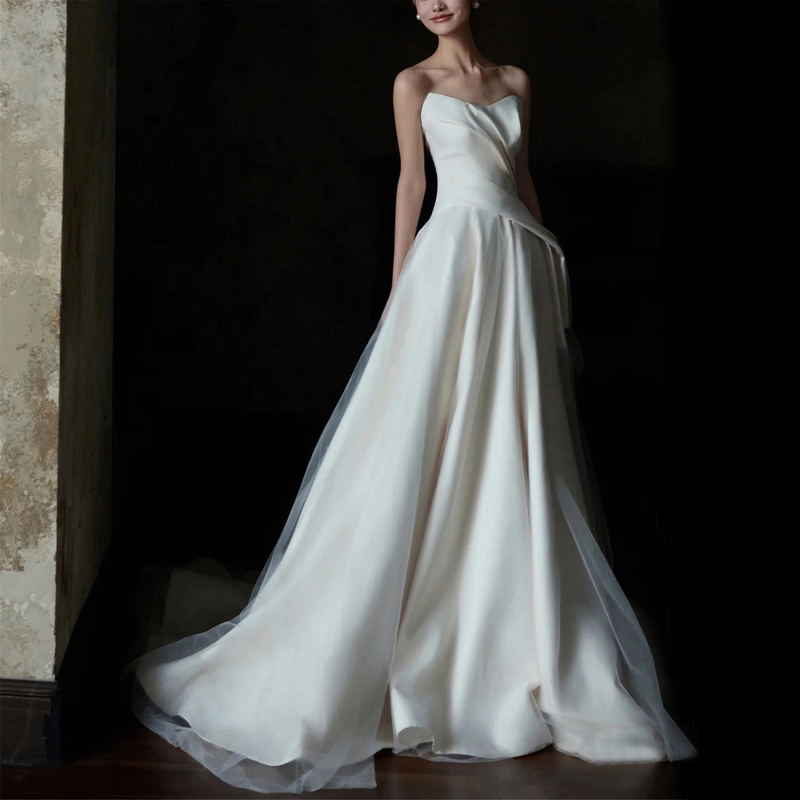 French-Style Strapless Light Wedding Dress, Simple and High-End Satin, 2026 New Model, Dreamy and Ethereal Bridal Gown, Western-Style Mother-Of-The-Bride Dress French-Style Strapless Light Wedding Dress, Simple and High-End Satin, 2026 New Model, Dreamy and Ethereal Bridal Gown, Western-Style Mother-Of-The-Bride Dress