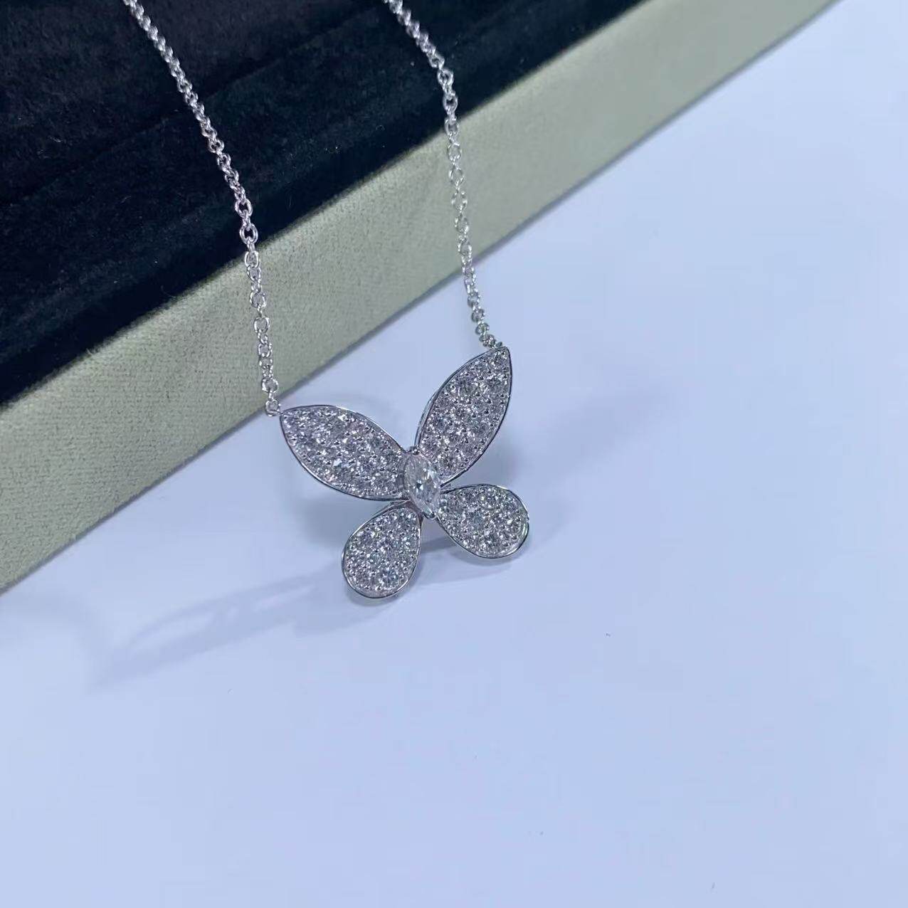 Серебряное ожерелье 莫桑钻蝴蝶项链925银女轻奢小众设计感幻影蝴蝶锁骨链2025新款 Other home