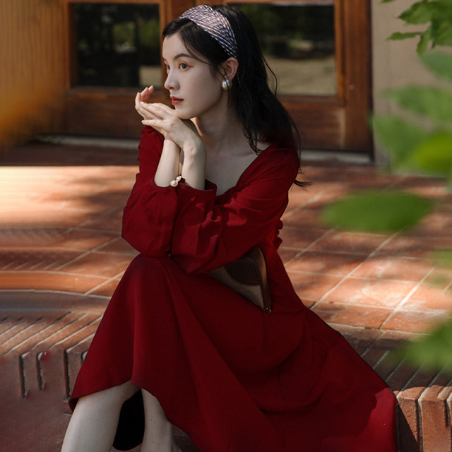 French retro red dress women's spring 2023 new engagement dress Hepburn style daily little red skirt