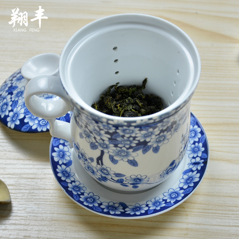 Xiang feng office water glass ceramic cups with cover filter and elegant tea cup 4 cups of boss