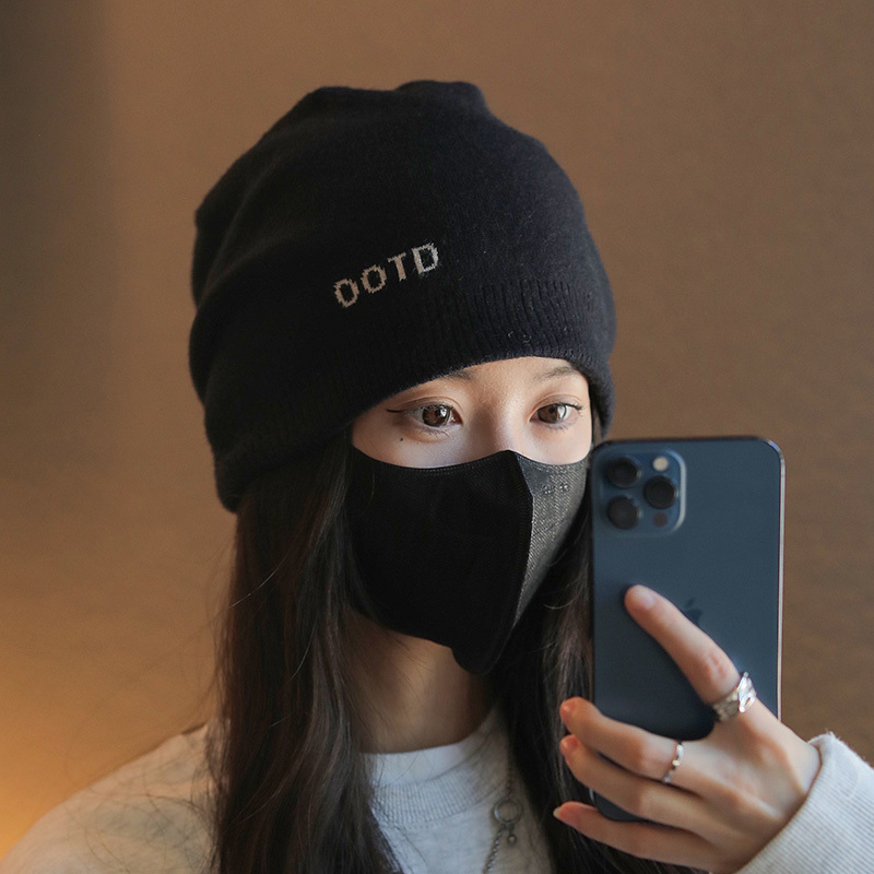 Trendy Black Beanie Hat for Women, Versatile for Spring and Autumn, Knitted Wool Postpartum Hat, Winter Headwrap Hat