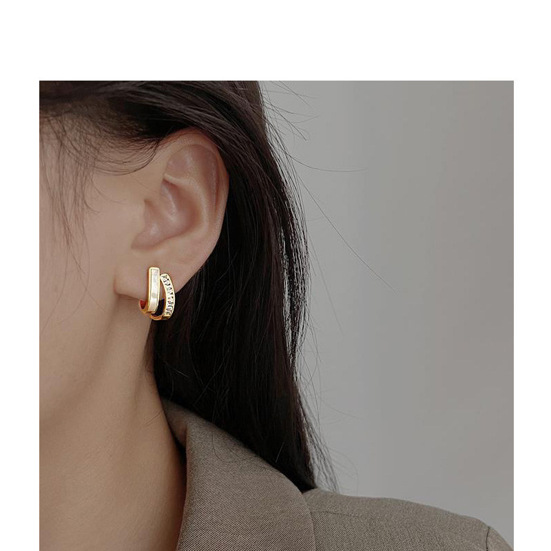 High-grade sense natural shells Mosquito Coil Dish Ear Clip Without Earrings Earrings Woman 100 Touch Temperament Earrings 