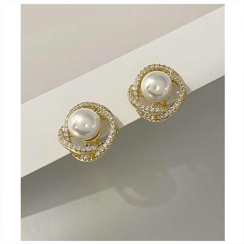 Network Exploits Classic Earrings Fresh Water Natural Pearl Ear Clip Female Mosquito Coil Dish Without Earhole Ear Accessories Full Drill 100 Hitch 