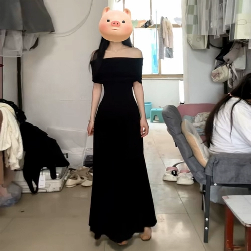 Летнее платье, длинная юбка, городской стиль, яркий броский стиль, по фигуре, открытые плечи