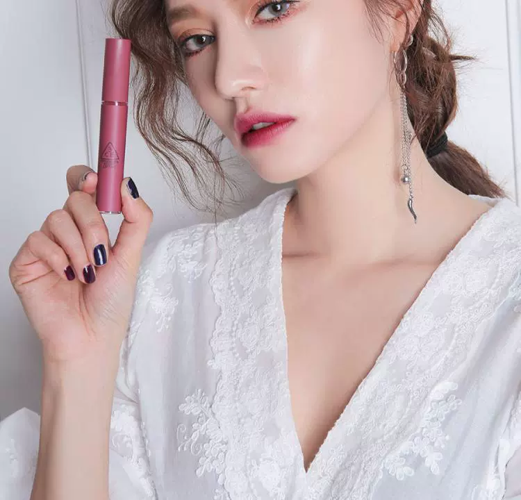 Authentic Hàn Quốc 3CE mới son môi mờ mờ chất lỏng lâu dài son bóng retro tím tím cắm mận - Son bóng / Liquid Rouge