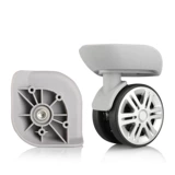 Чемодан, универсальные аксессуары