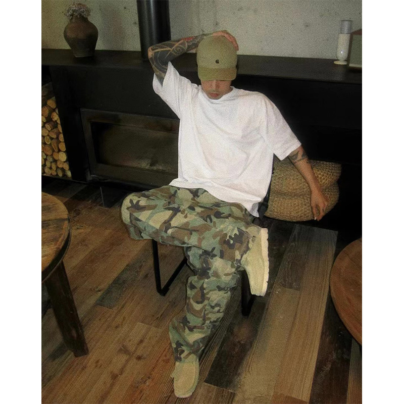 American Street Style Four-Pocket Camouflage Cargo Pants with Multi-Pocket Design and Distressed Fabric Casual Workwear Trousers American Street Style Four-Pocket Camouflage Cargo Pants with Multi-Pocket Design and Distressed Fabric Casual Workwear Trousers