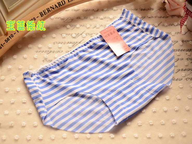 Slip jeunesse sexy en soie Ice - Ref 653671 Image 10