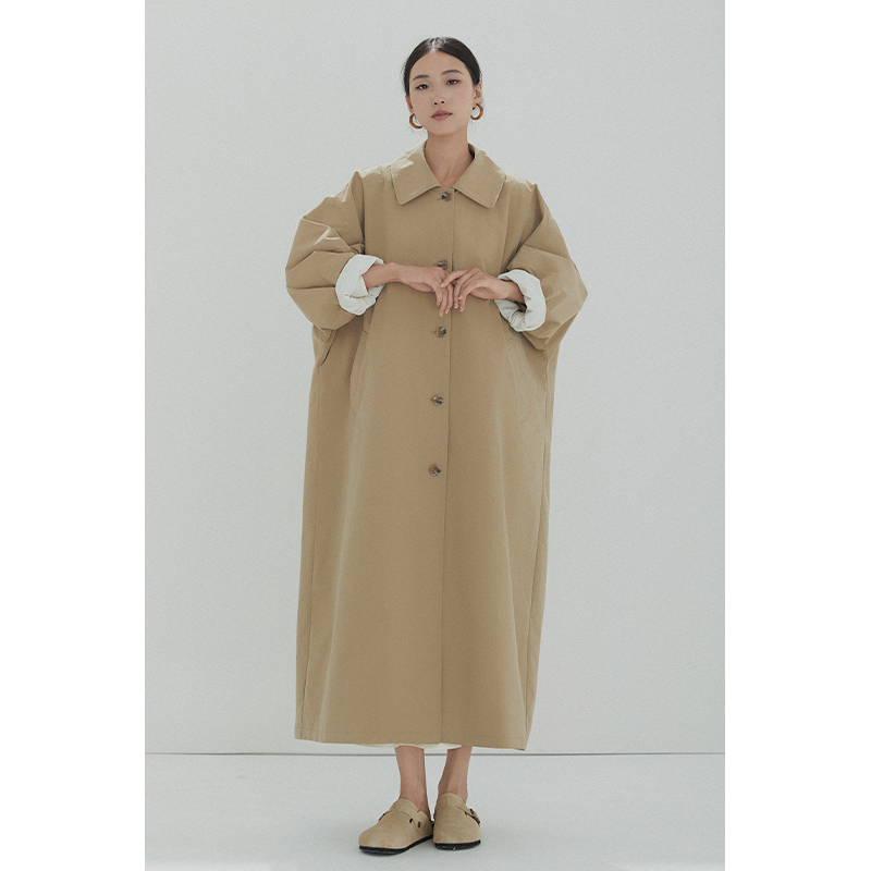 Классическое ретро осеннее trench coat