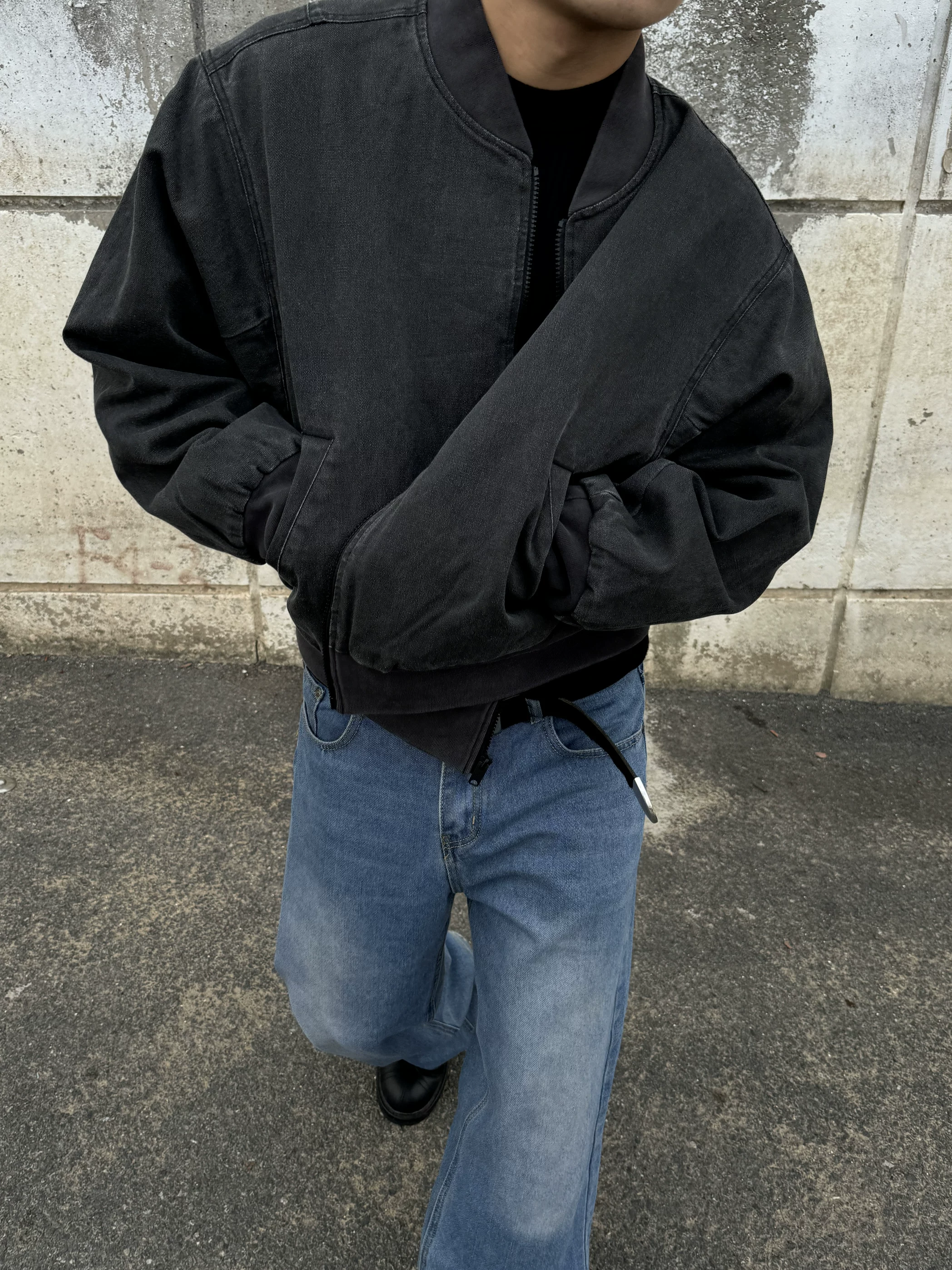 Пуховая куртка-бомбер Yeezy Season 4 из гофрированного выстланного мягким холстом короткая и широкая