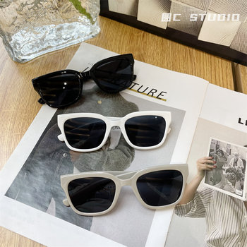 Hong kong style fashionable square face small sunglasses with prescription