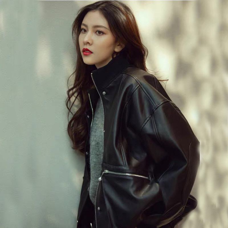 2022 new CC Song Yanfei star same leather clothing women's black loose sheepskin jacket looks thin and thick coat