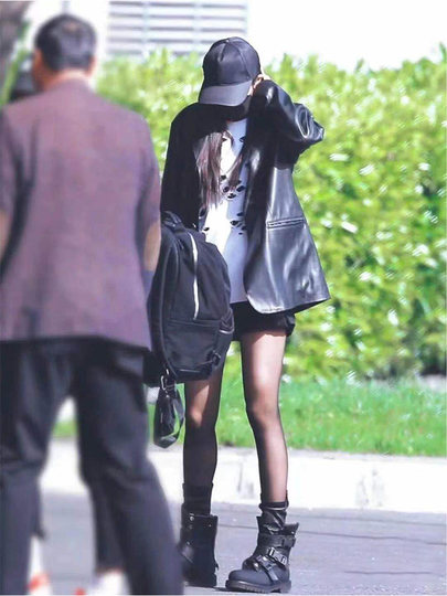 2025 autumn and winter Yang 1 power same style Haining genuine leather jacket for women sheepskin mid-length casual suit jacket