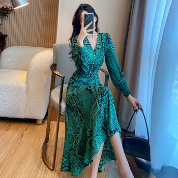 Autumn French floral dress 2022 autumn new women's long-sleeved ladies temperament high-end sense thin skirt