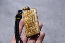 Collection grade golden silk Nan small leaf Zhennan safe hand handle burst gold wire lightning water ripple pendant car hanging