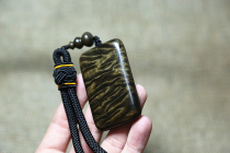 Gloomy golden nanmu trouble brand small leaf Zhennan log Ebony Green pendant big gentian pattern pendant handlebar