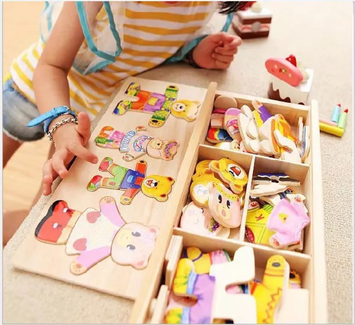 Wooden children's early education matching educational toy four bears a family change puzzle toy box 2-3-6 years old