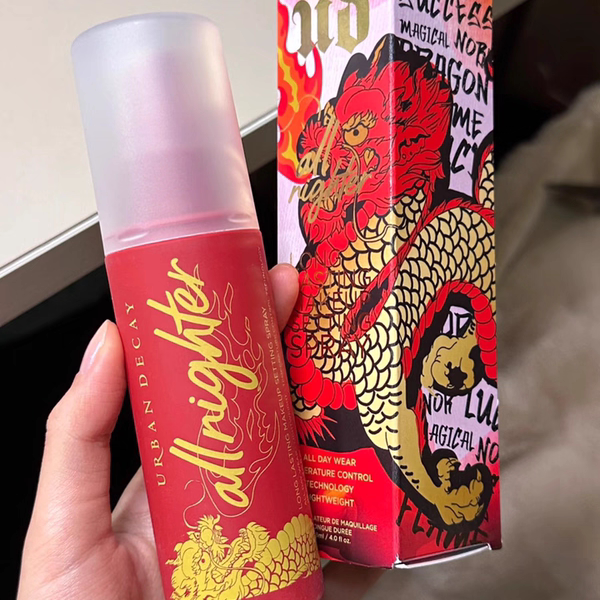 Makeup Setting Spray 118ml Year of the Snake Limited Edition Red Classic Version Matte Version Waterproof Long-Lasting Oil Control Makeup Setting Spray 118ml Year of the Snake Limited Edition Red Classic Version Matte Version Waterproof Long-Lasting Oil Control
