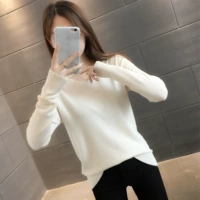 V -neck рис белый