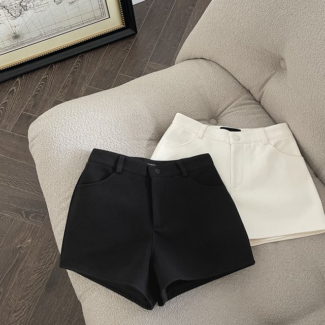 FASC homemade white suit shorts for women 2025 new high-waisted versatile slim fashion niche black hot pants
