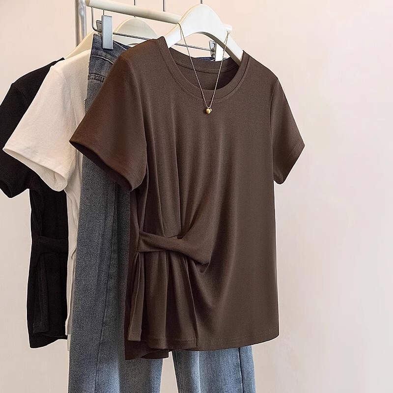 Plus Size 150kg Unique Design Irregular Short-Sleeve T-Shirt for Women, Summer Loose Fit, Distinctive and Chic Regular Shoulder Top, Trendy