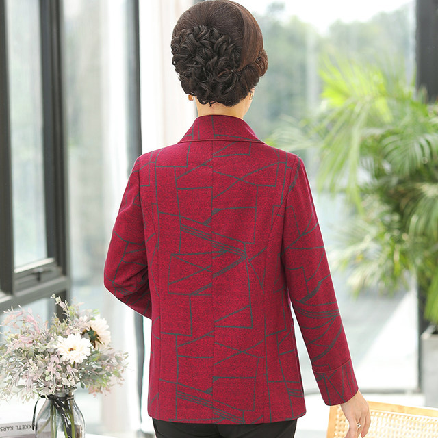 Middle-aged mothers' spring coats, middle-aged and elderly women's clothing, spring and autumn grandma's short style winter clothes, tops, clothes for the elderly