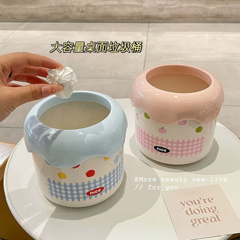 Cute Cream-Colored Small House Desktop Trash Can with Lid, Storage Bin, Mini Car Trash Can, Small Wastebasket, Sanitary Bin